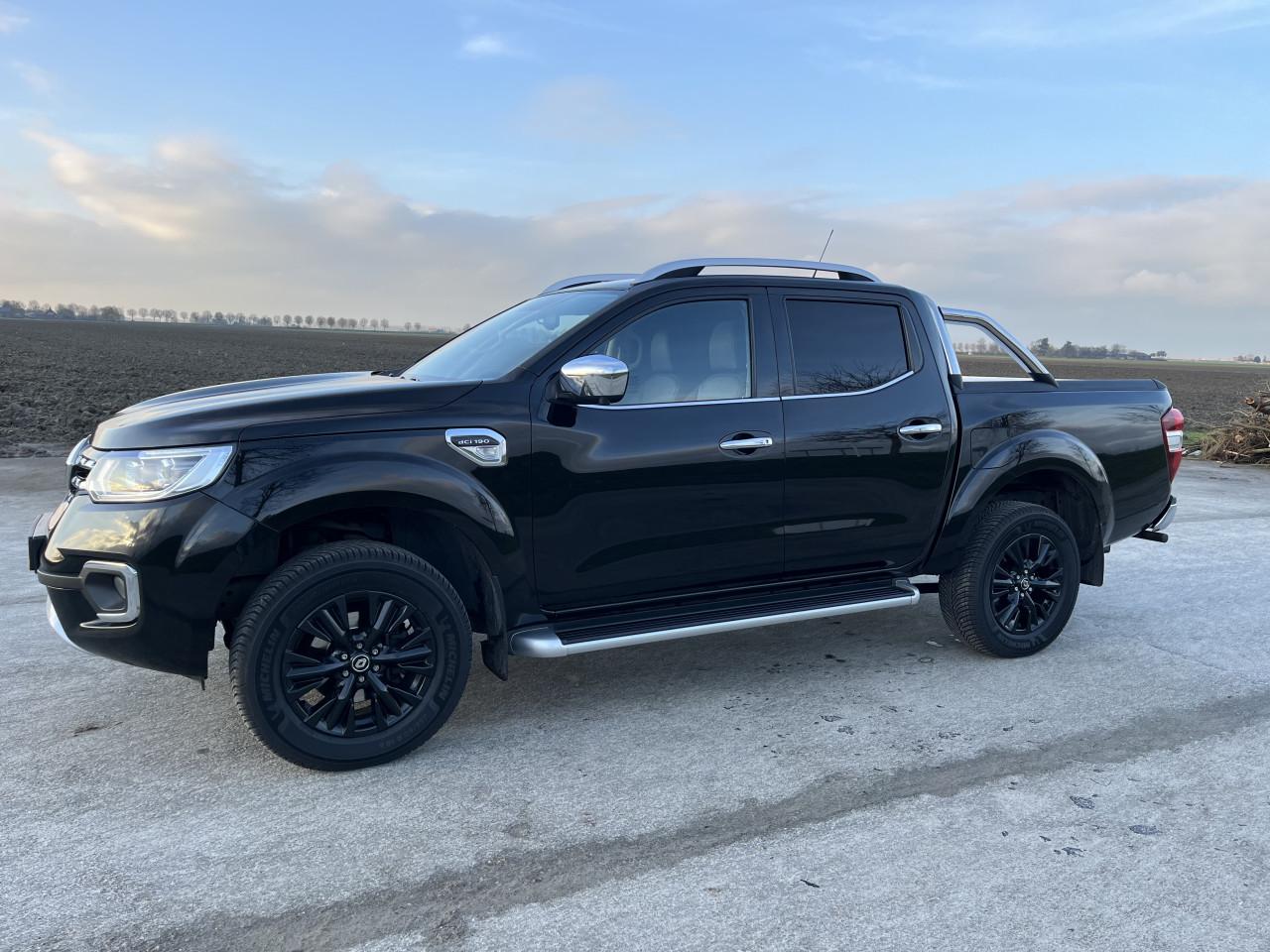 Renault Alaskan 2.3 dCi 190 pick-up grijs kenteken 2021
