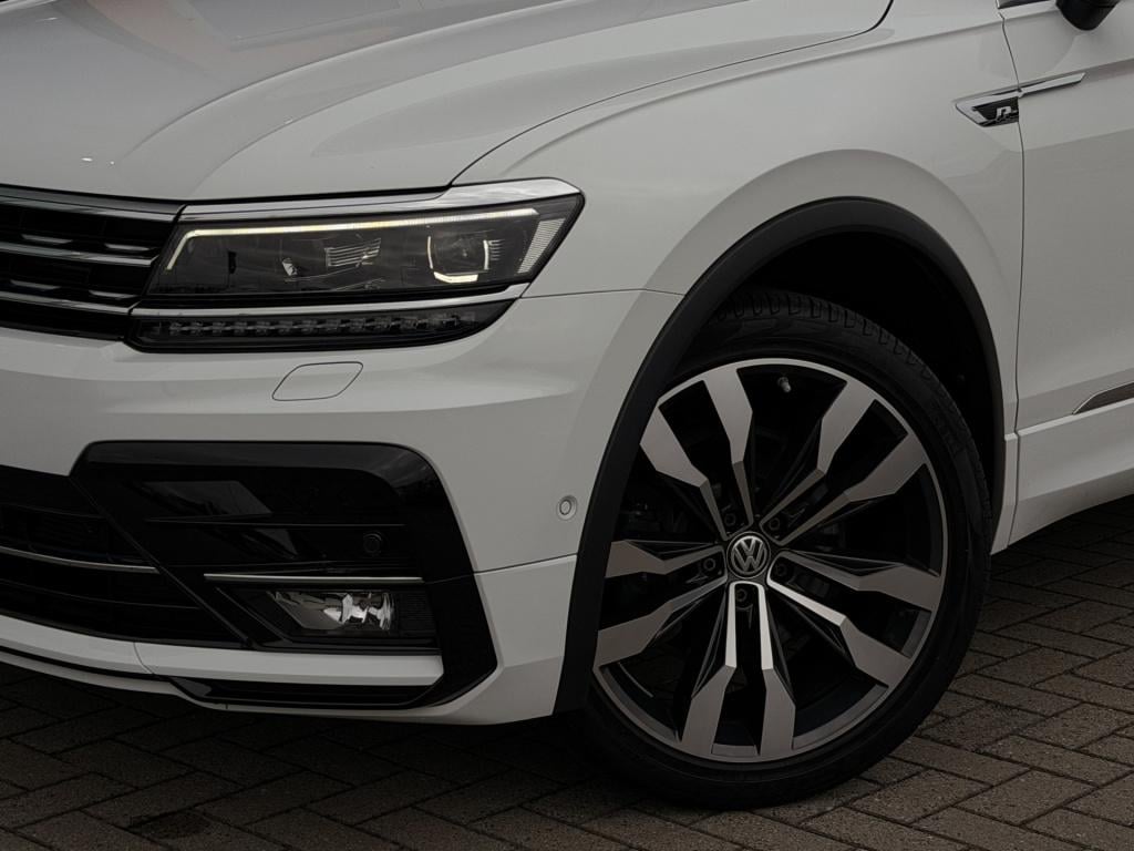 Volkswagen Tiguan 2.0 tsi 4motion r-line 220pk | acc | pano | stoelmassage 