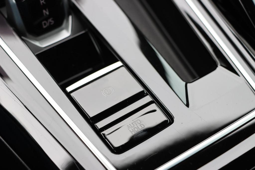 Volkswagen Golf r-line-edition 1.5 etsi 116pk dsg7 | iq.light | stuurverwar