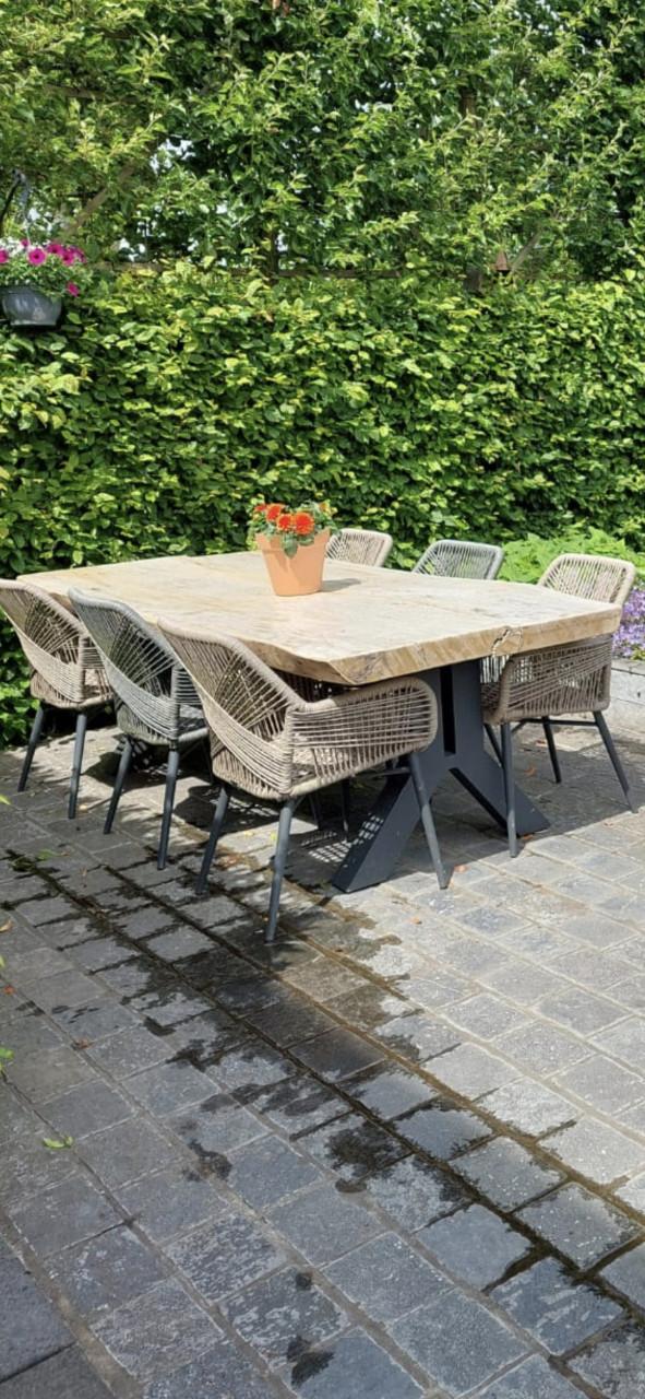 Eikenhouten boomstam tuintafel