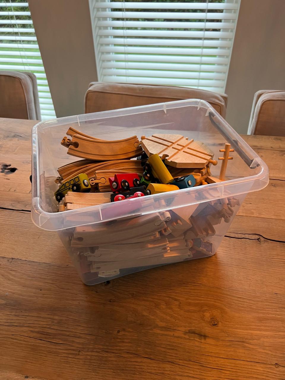 Houten treinbaan met accesoires