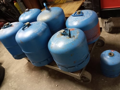 Te koop.gas tankjes