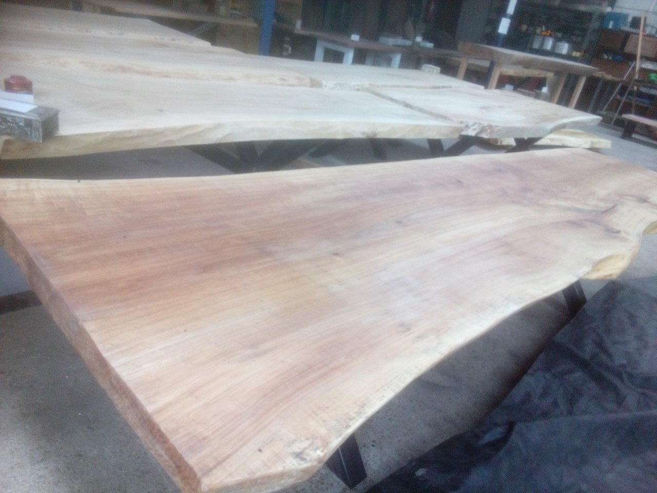Planken Tafelbladen decoratie Boomstamtafels Bar Salon Zitbank