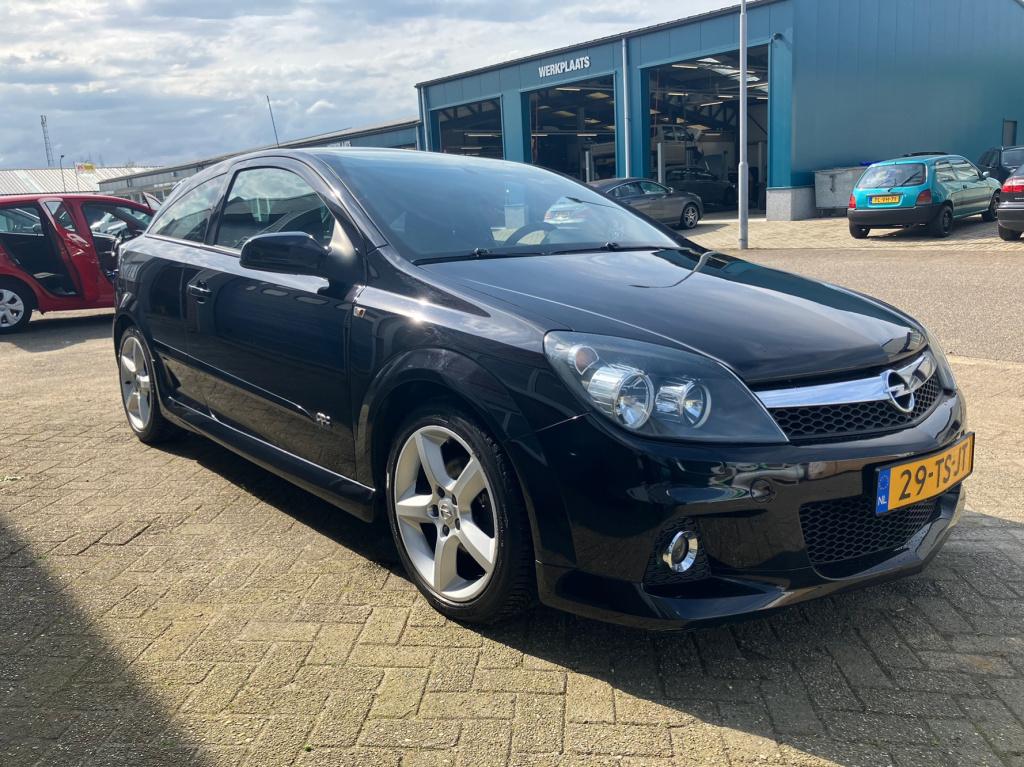 Opel Astra gtc 1.6 cosmo