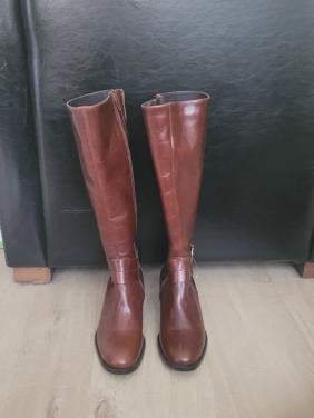 Nieuwe chique lederen laarzen  maat 37