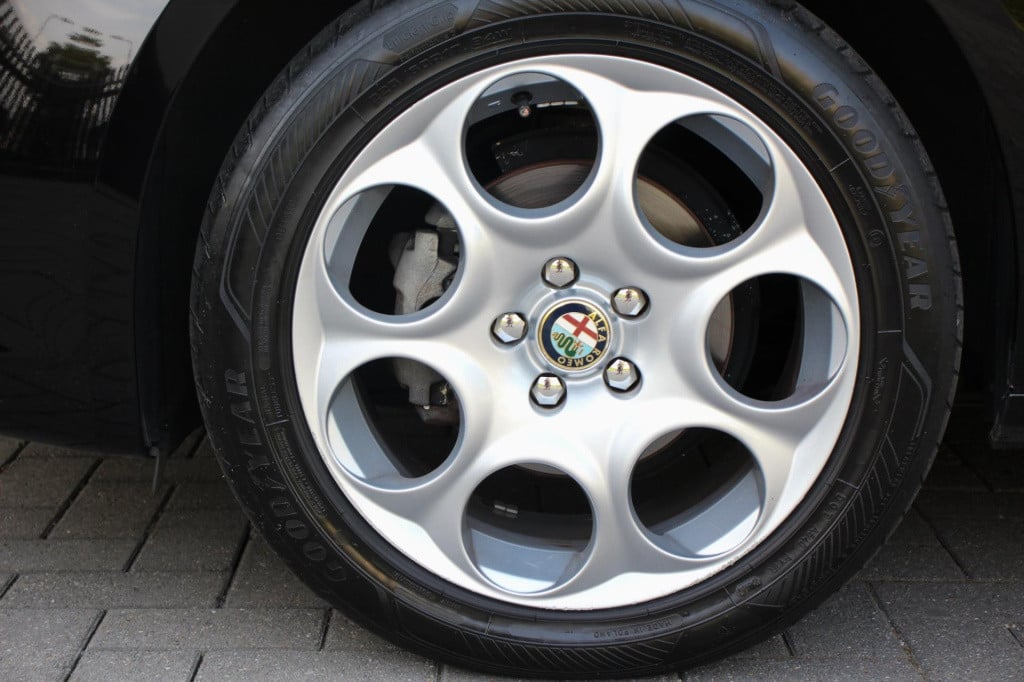 Alfa Romeo Giulietta 1.4 t distinctive - airco - cruise control -dealer oh!
