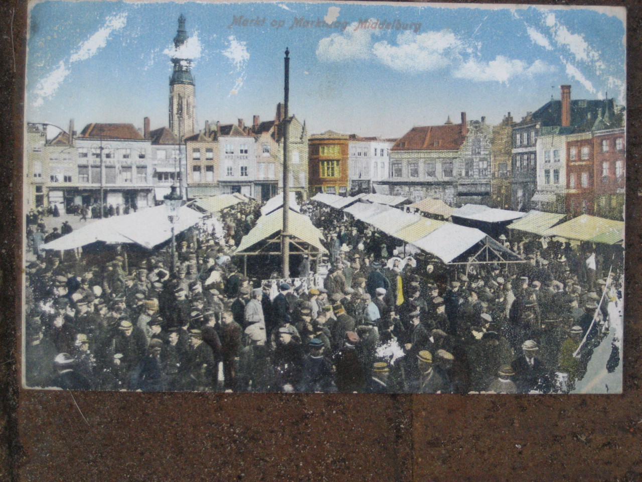 Antiek brocante tegels kruiken koper ijzer tuinbank kastjes