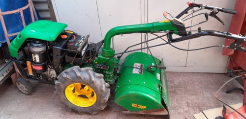 Ferrari diesel tuinfrees en ploeg