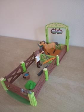 Playmobil paardenverblijf met spirit en Lucky set9478