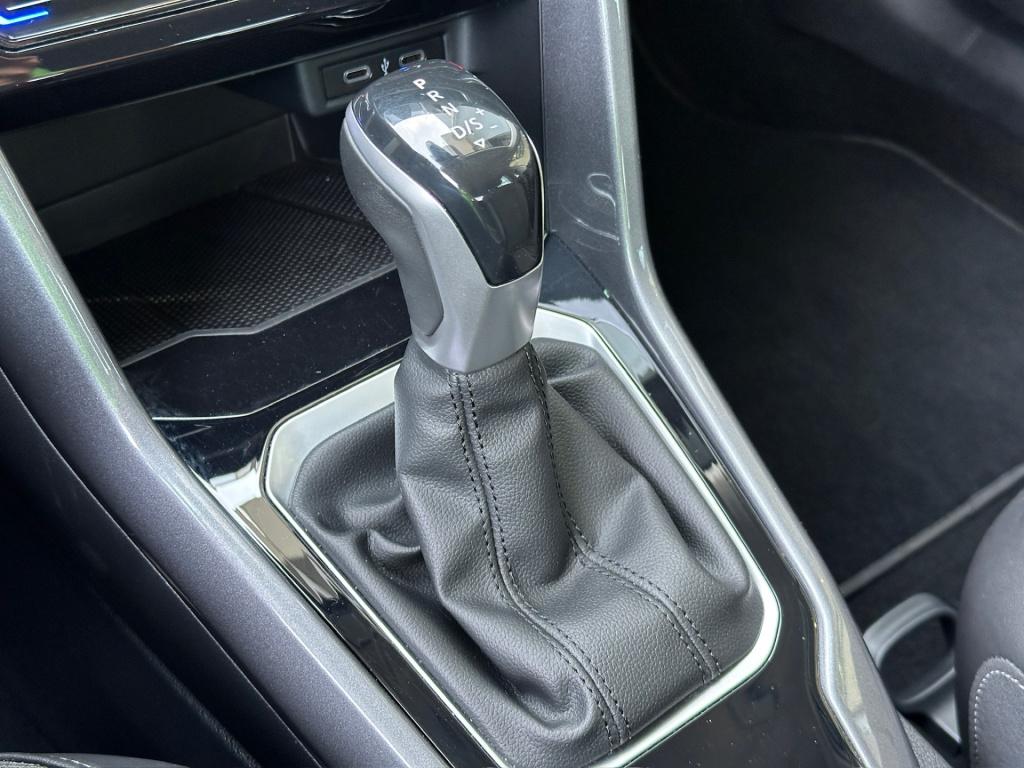 Volkswagen T-roc 1.5 tsi 150pk dsg style | camera | navi | adapt. cruise | 