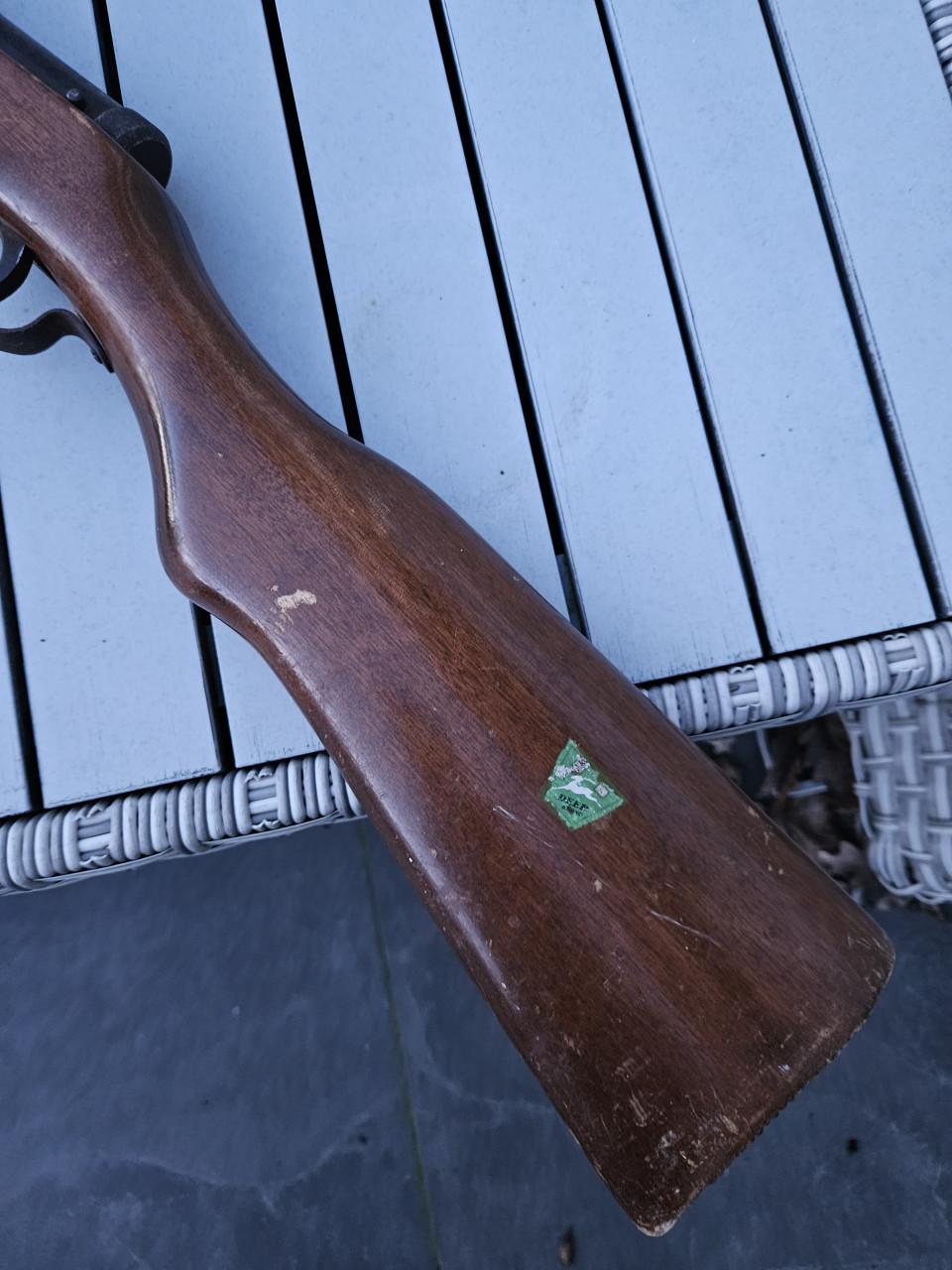 Mooie nog werkende goede oude luchtbuks...