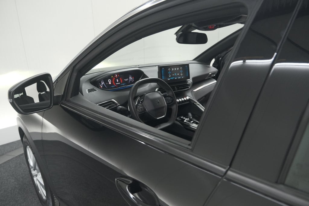 Peugeot 5008 puretech 130 eat8 active pack | 7 zitplaatsen | camera | navig