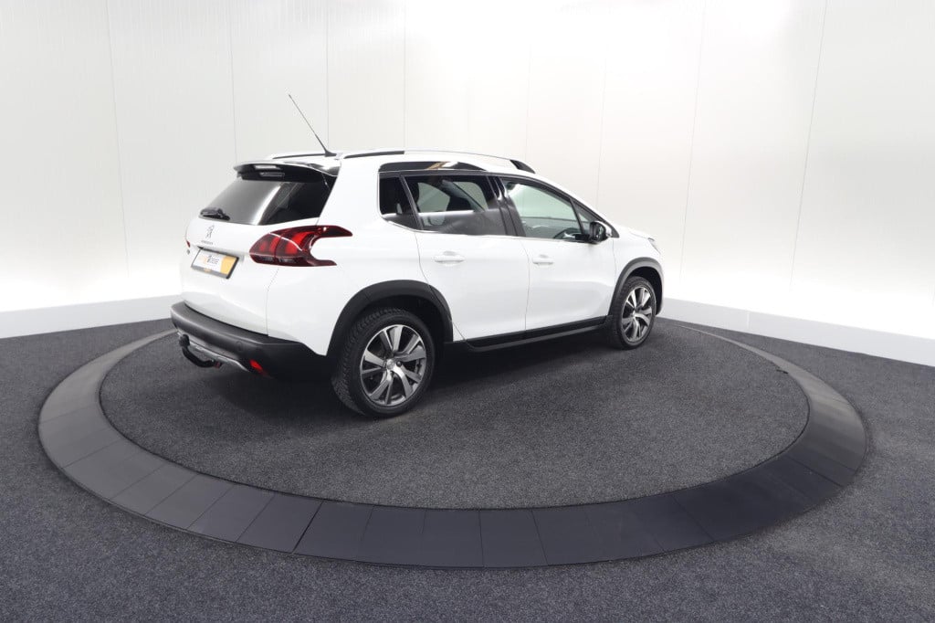 Peugeot 2008 puretech 110 eat6 allure | trekhaak | camera | panoramadak | a