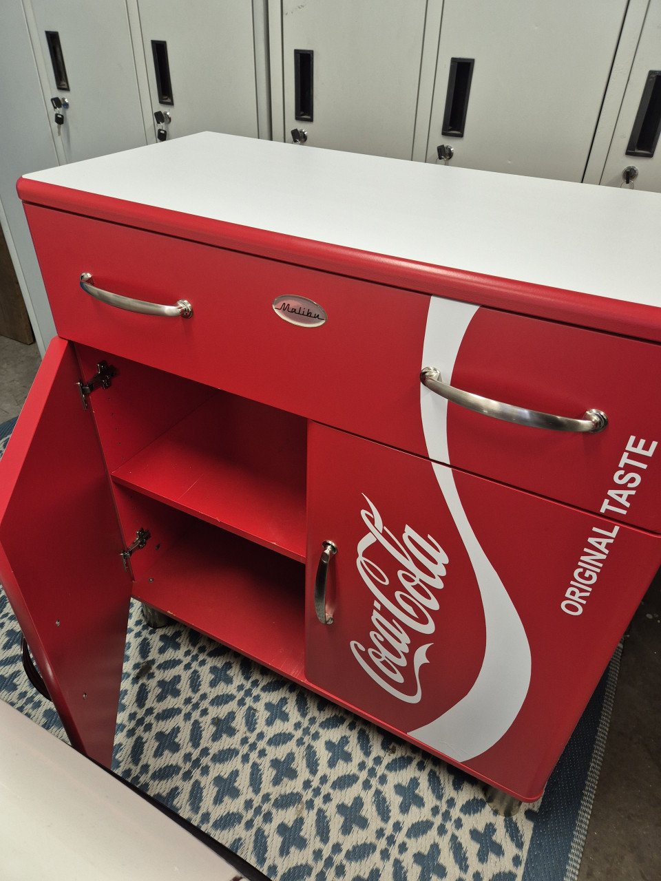 Coca Cola gestylde malibu kast