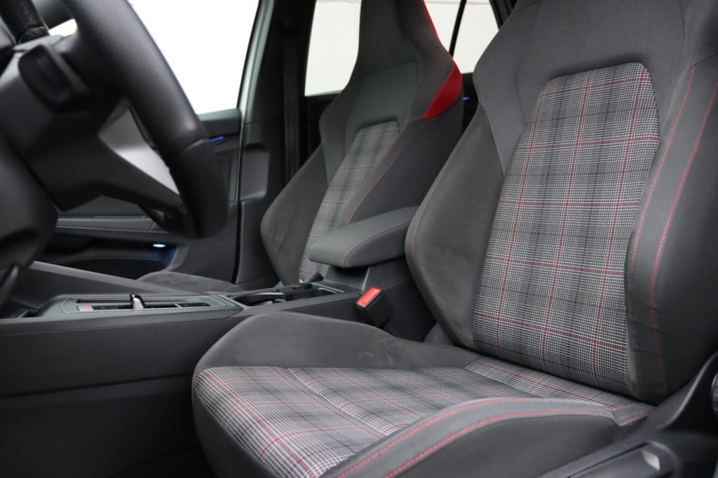 Volkswagen Golf 2.0 tsi gti 245pk dsg7