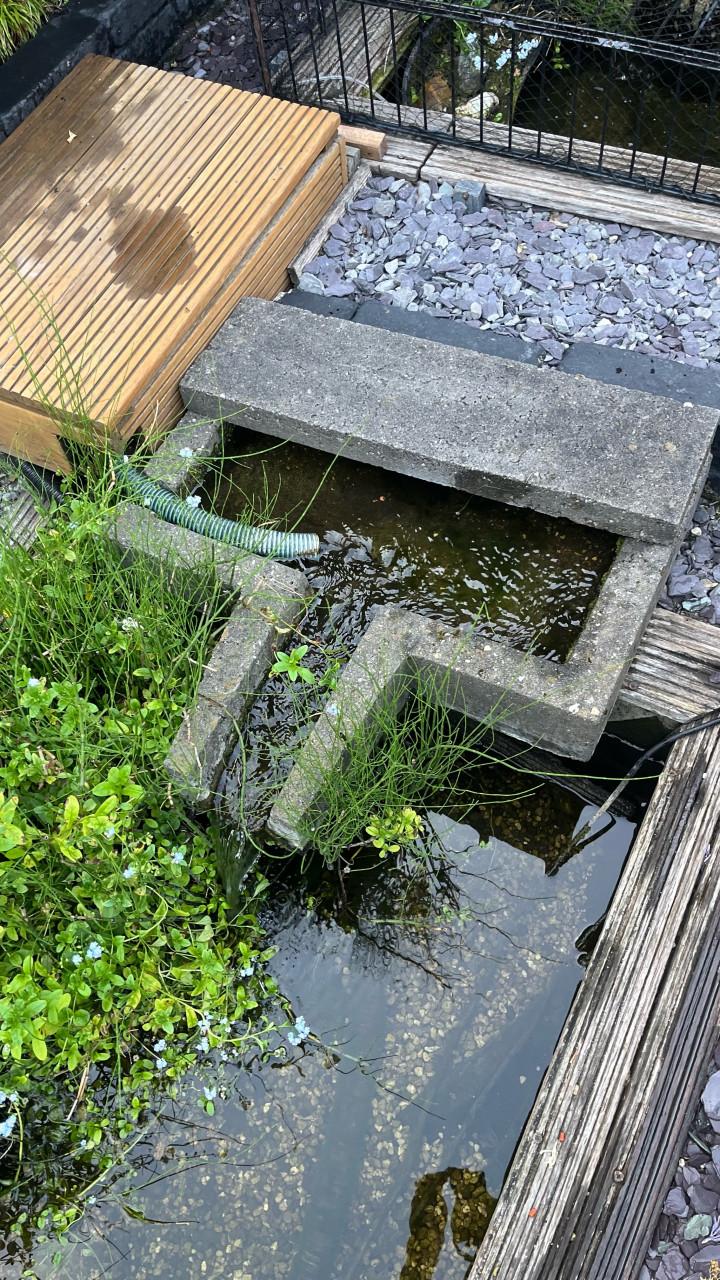 TE KOOP BETONNEN WATEROVERLOOP