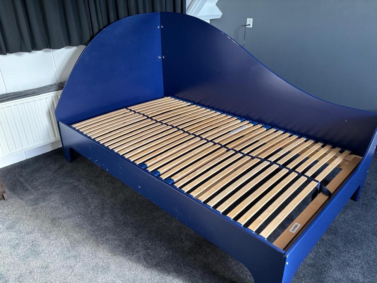 Bed 120 x 210