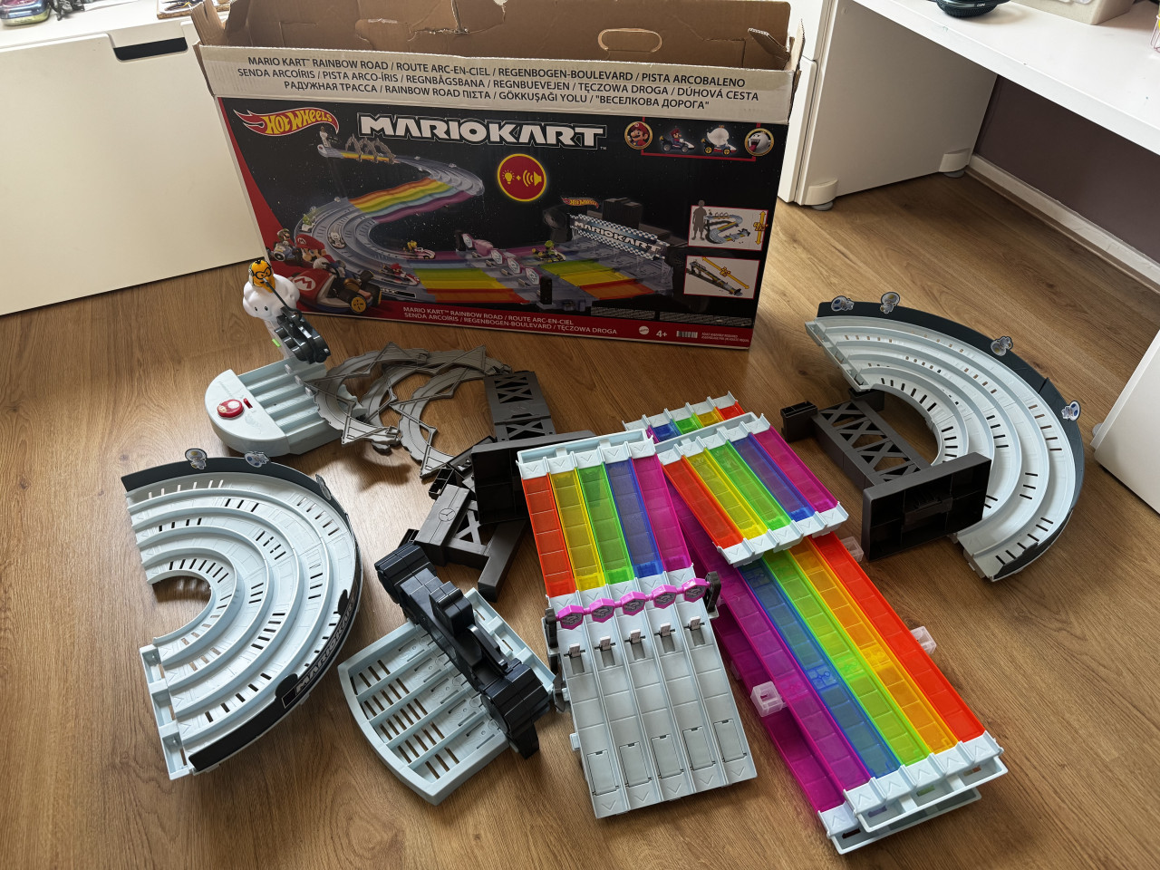 Hot wheels Mario kart regenboogbaan