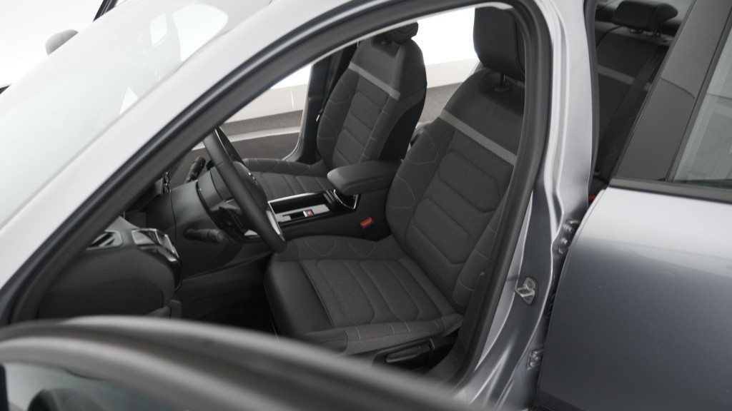 Citroen C4 X puretech 130 eat8 plus | camera | stoelverwarming | apple carp