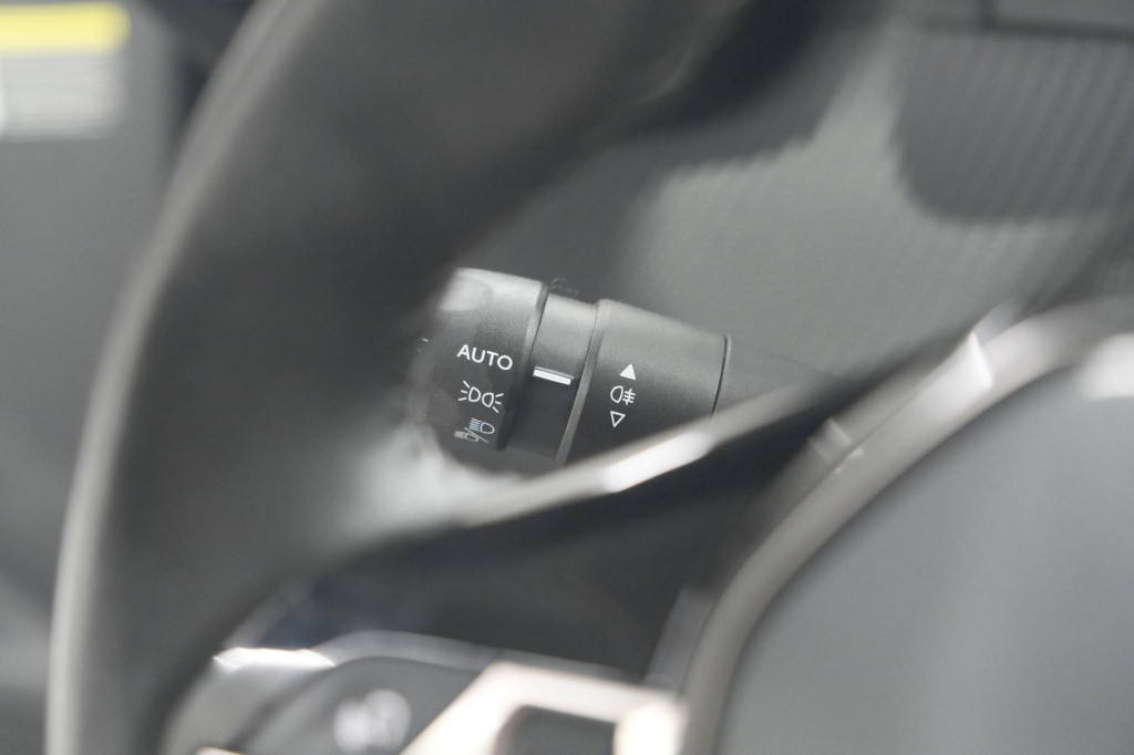 Peugeot E-2008 ev allure pack 50 kwh | 3 fase laadfunctie | camera | naviga