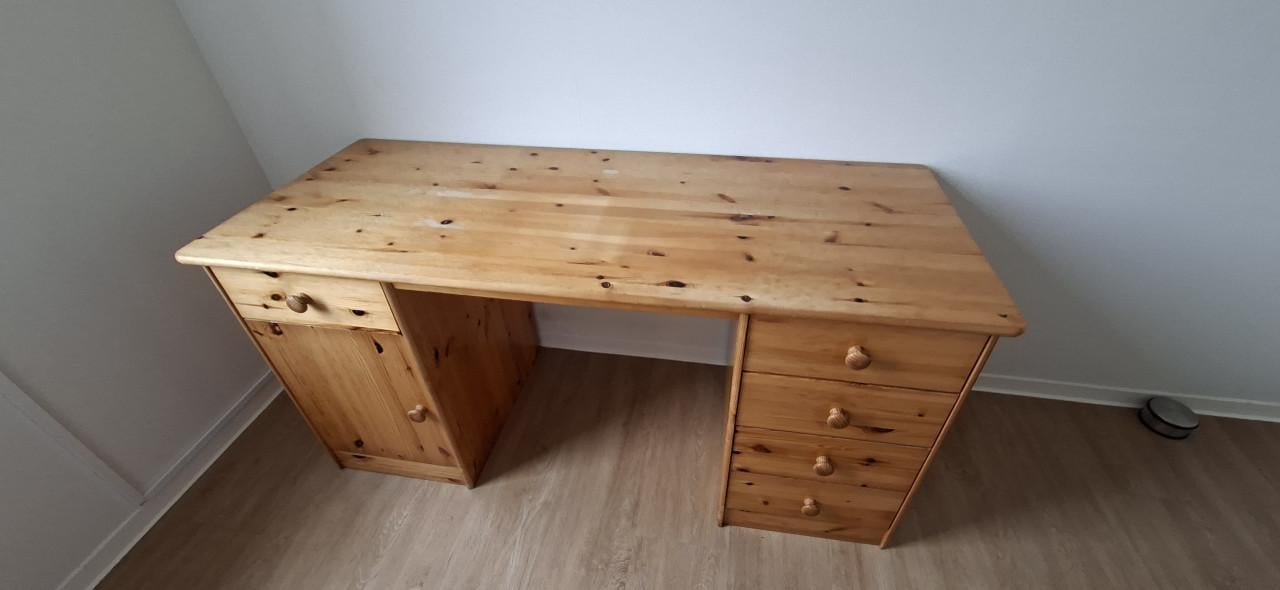Eikenhouten bureau