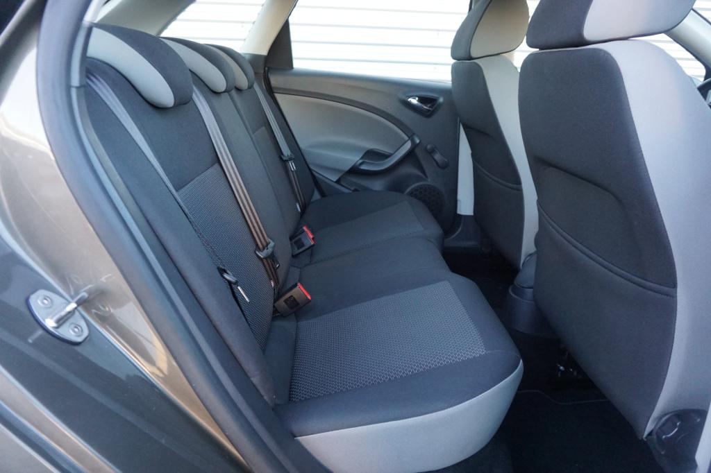 Seat Ibiza st 1.0 ecotsi style connect airco / navi / cruise / parkeersens.