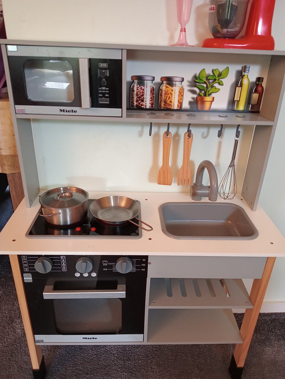 TE KOOP: MIELE SPEELKEUKENTJE, ALS NIEUW!!