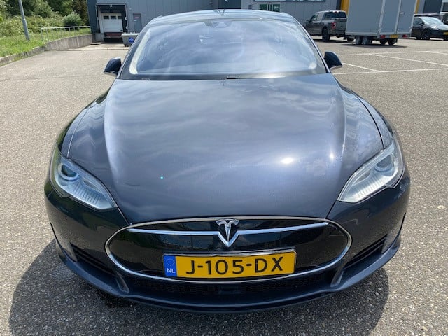 Tesla Model S 85D 2016