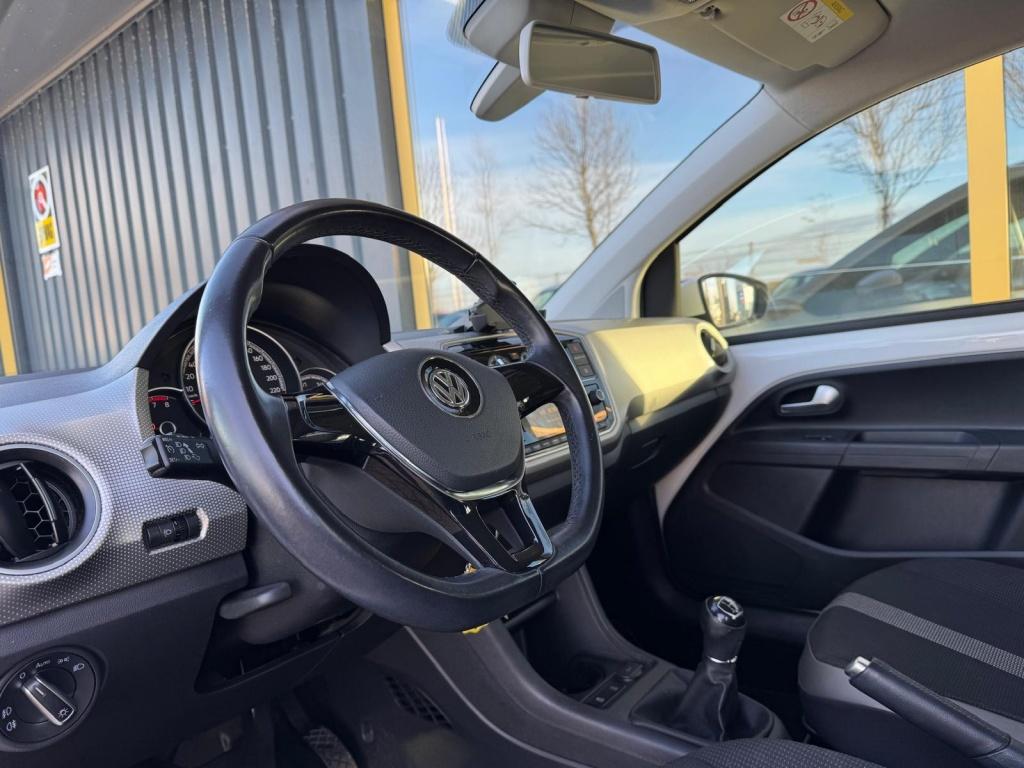 Volkswagen UP! 1.0 bmt high up!