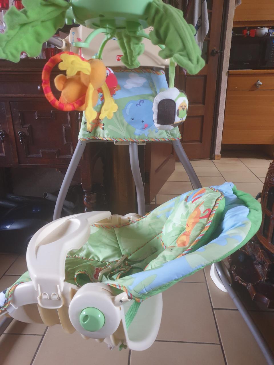 Baby spullen ,muziekstandaard met wipertje