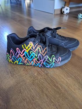 ### Zwarte skechers JGoldcrown: Uno Lite - Heart of Hearts maat 37 ###
