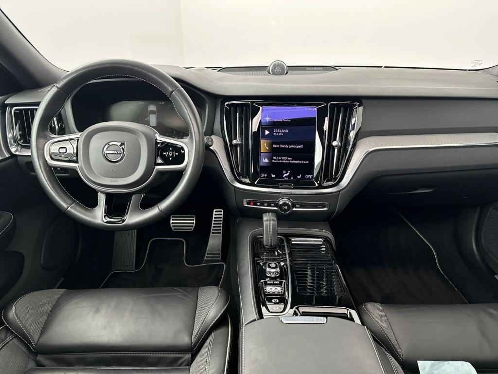 Volvo V60 t6 340pk recharge r-design| pano| b&w sound| adap.cruise| 360cam
