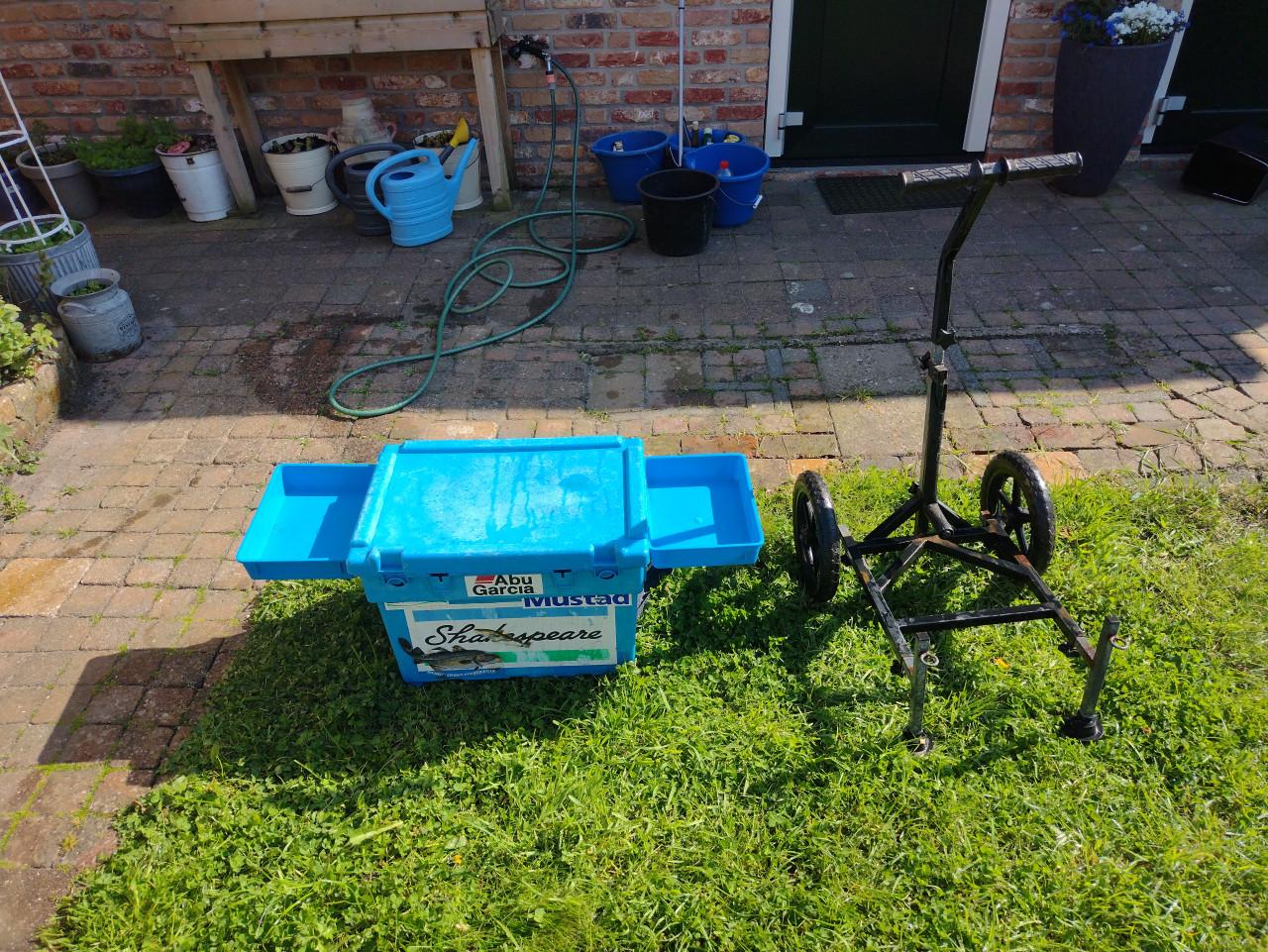 Viskoffer met strandkar