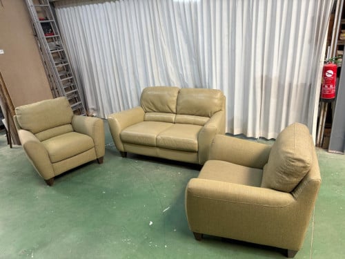 Nette Bank met 2 fauteuils