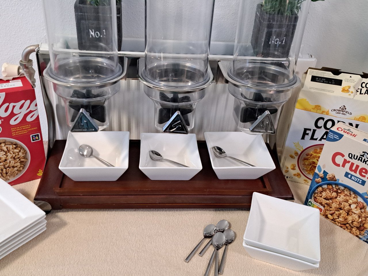 Muesli dispenser