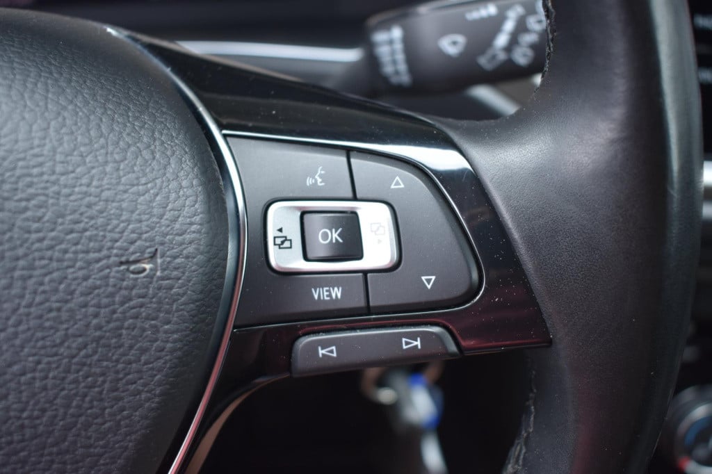 Volkswagen T-roc 1.0 tsi | virtual cockpit | trekhaak | apple carplay | and