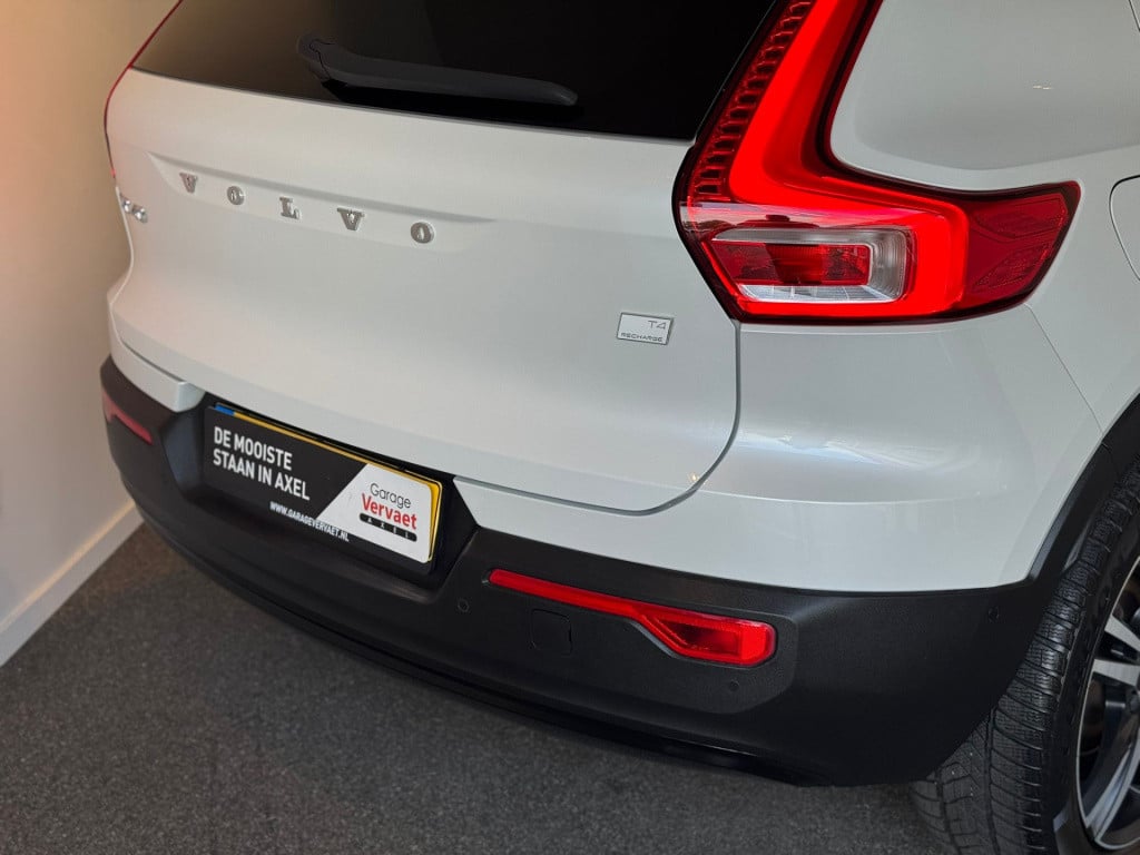 Volvo XC40 1.5 t4 recharge r-design expression