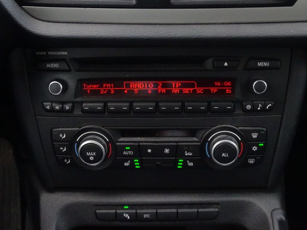 BMW X1 sdrive18i executive | bluetooth | stoelverwarming | 18"