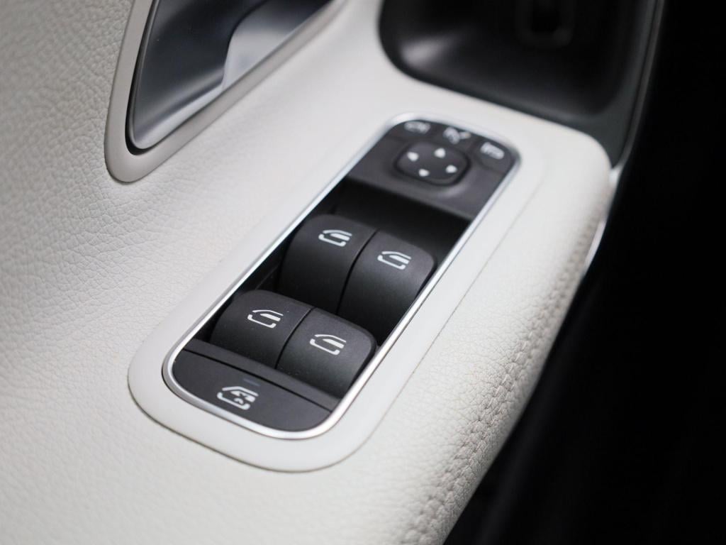 Mercedes-Benz A-Klasse 250 premium | automaat | panorama dak | virtual cock