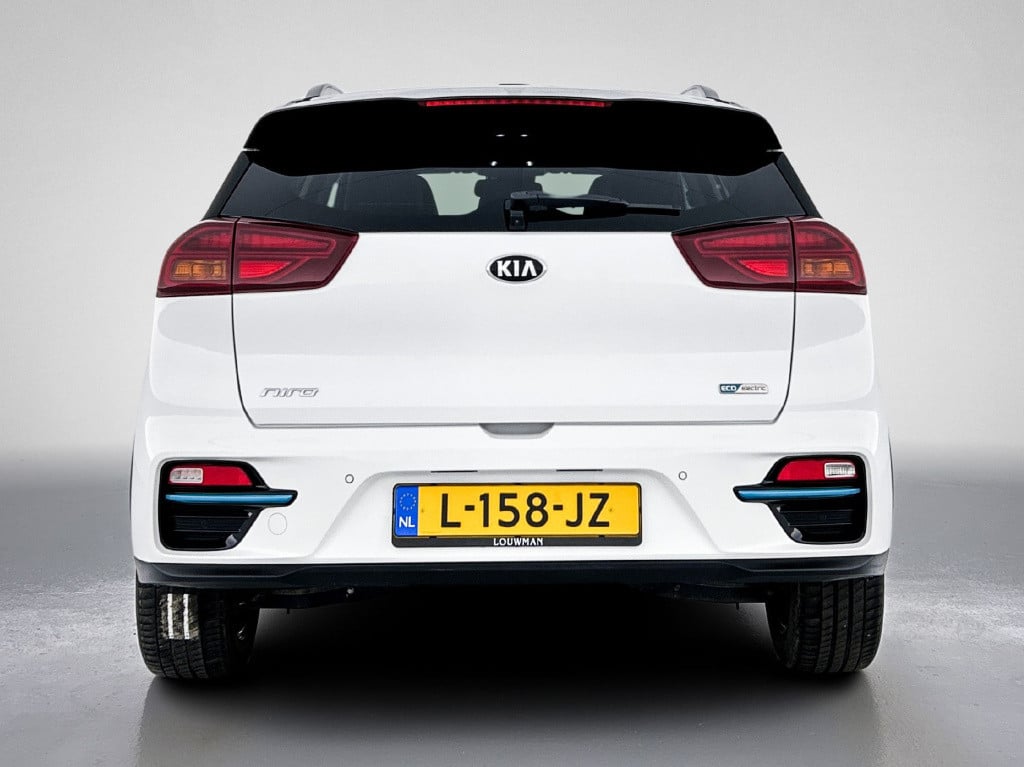 Kia E-niro executiveline 64 kwh | schuif-/kanteldak | 3-fase | jbl | stoelk