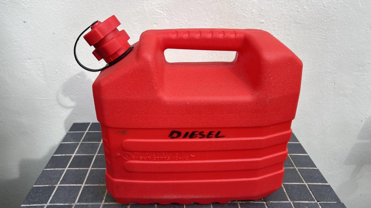 Stevige kunststof brandstof jerrycans met anti-overlooptrechter