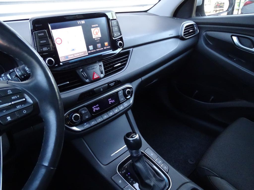 Hyundai I 30 wagon 1.4 t-gdi premium automaat | pano | trekhaak | led | sto