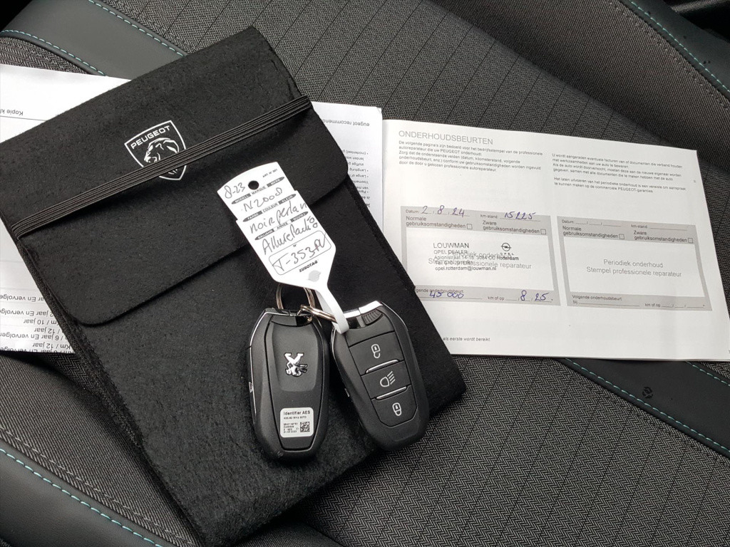 Peugeot 2008 1.2 puretech 100pk allure pack navi | bluetooth | applecarplay