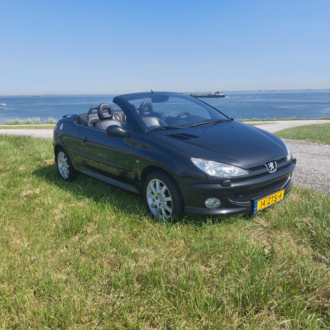 Peugeot 206cc Zwart - van particulier - lage kilometerstand