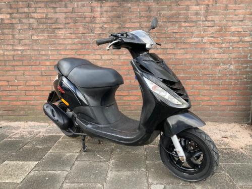 LEUKE PIAGGIO ZIP 4 TAKT SNOR SCOOTER ! BOUWJAAR 2015