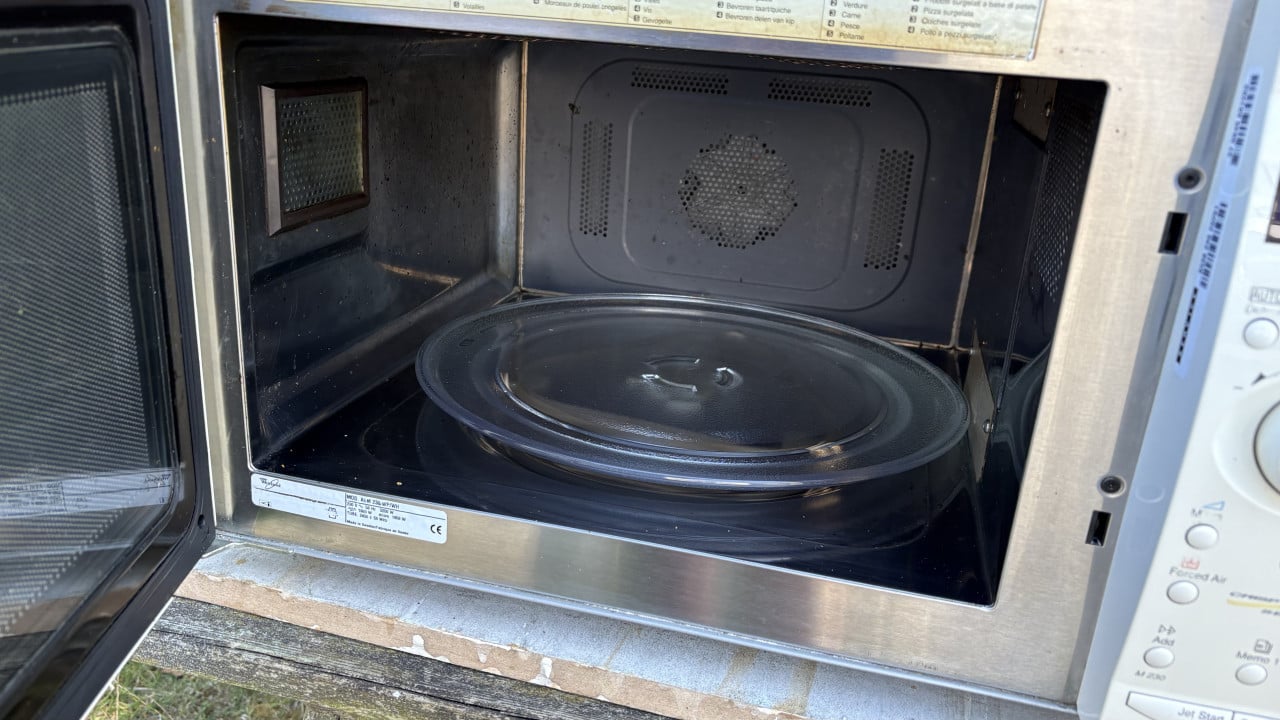 Whirlpool magnetron