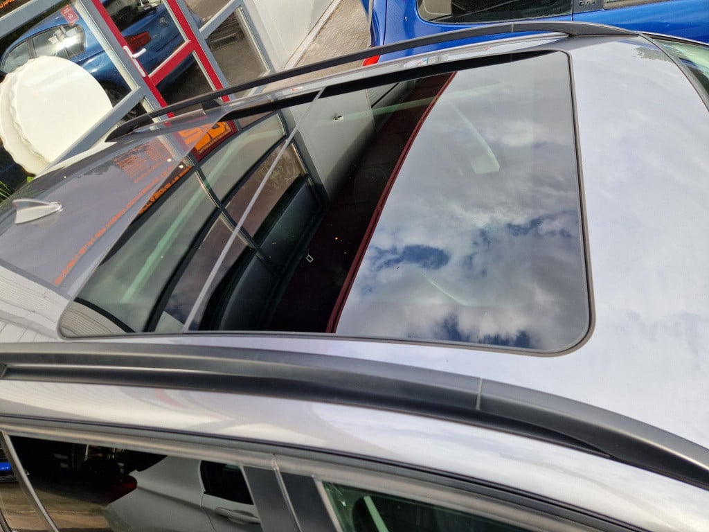 BMW 3-serie touring 320i high executive
