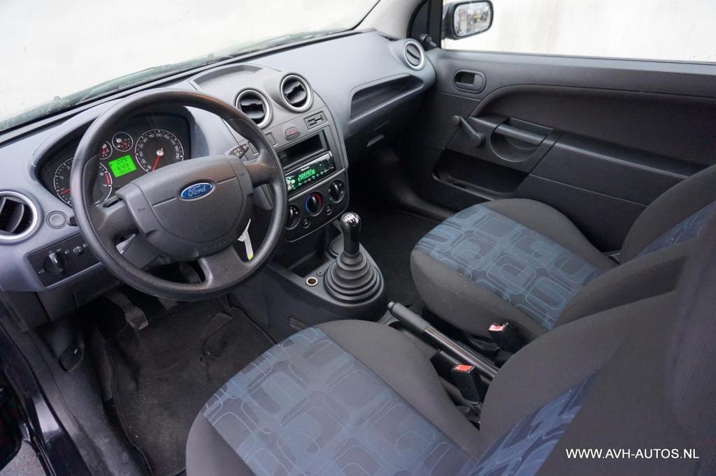 Ford Fiesta 1.3-8v cool & sound
