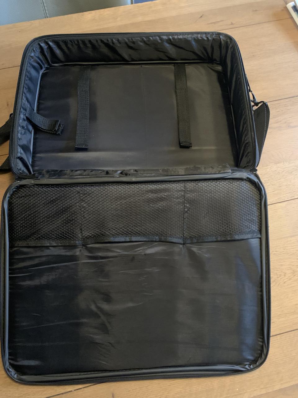 Laptop /  note book tas. 35x45 cm Nieuw