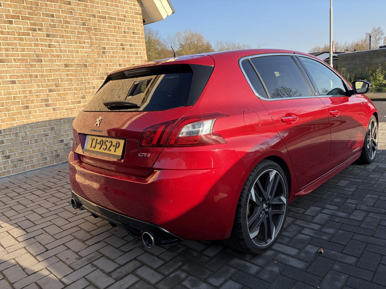 Peugeot 308 1.6e-thp GTI Sport Peugeot 308 1.6e-thp GTI Sport 270pk
